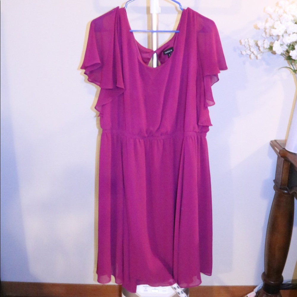 COMFORT AND CLASS: Pink Chiffon Dress